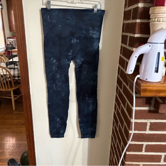 NWT Spanx size 2x ecocare ankle leggings deep blues  seamless leggings - Picture 5 of 5